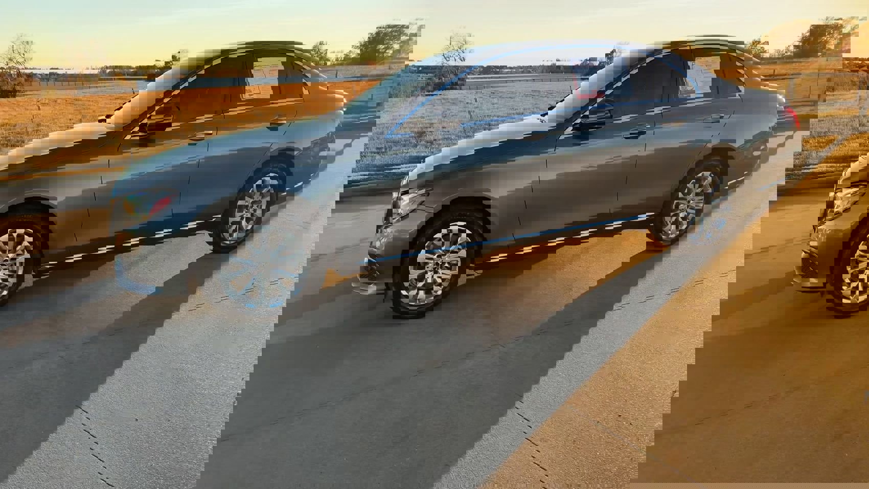 Used 2018 Mercedes-Benz E 300 4MATIC image 5