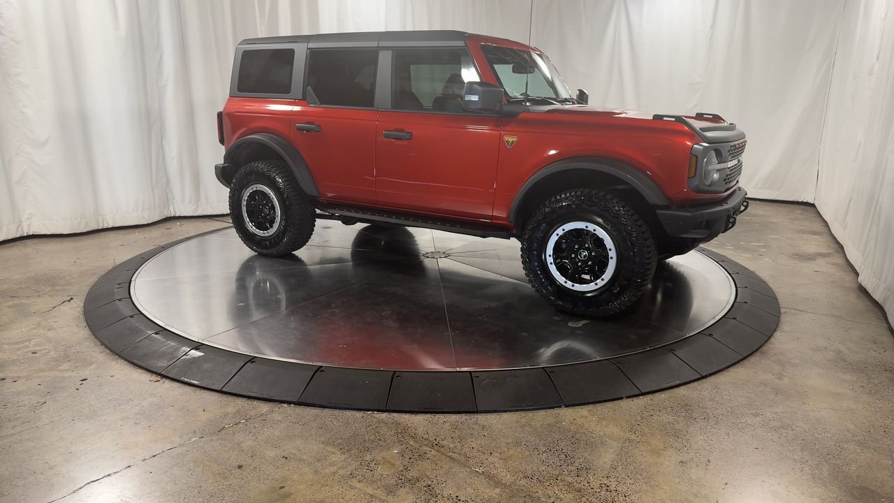 Used 2024 Ford Bronco Badlands image 2