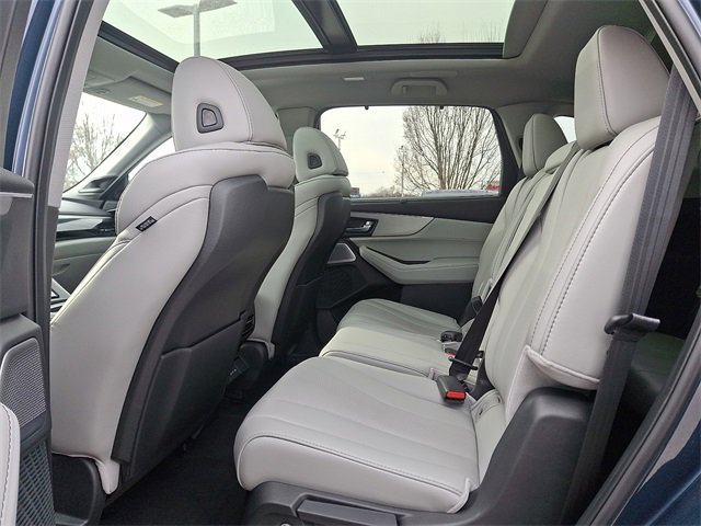 Certified 2025 Acura MDX w/ Technology Package image 10