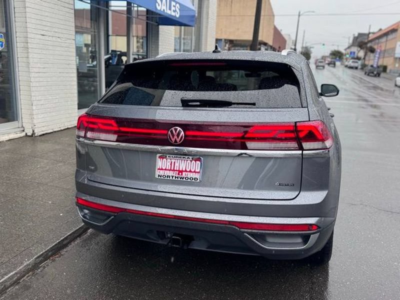 Used 2024 Volkswagen Atlas Cross Sport SE AWD/4WD image 3