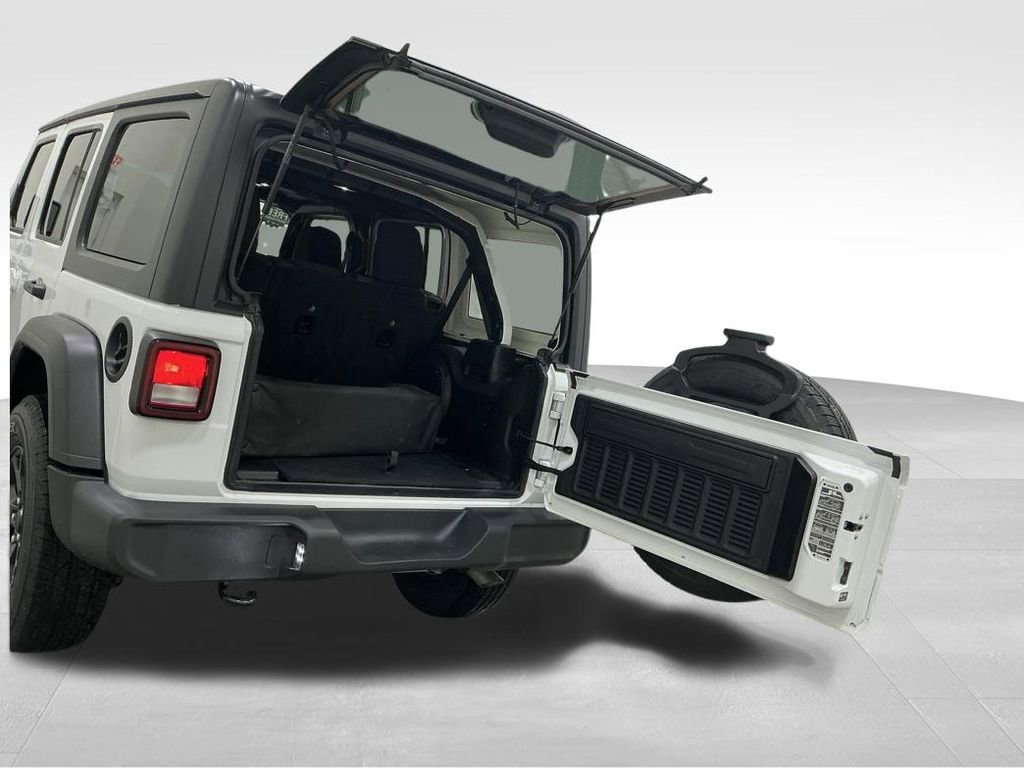 Used 2022 Jeep Wrangler Unlimited Sport AWD/4WD image 22