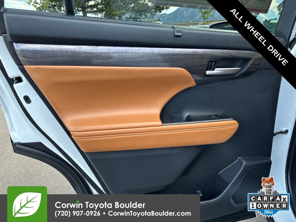 Used 2026 Toyota Highlander Platinum AWD/4WD image 21