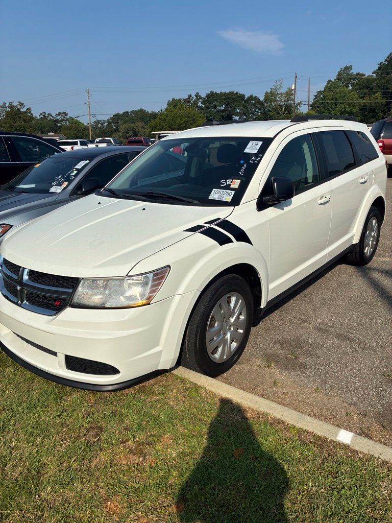 Used 2020 Dodge Journey SE FWD image 1