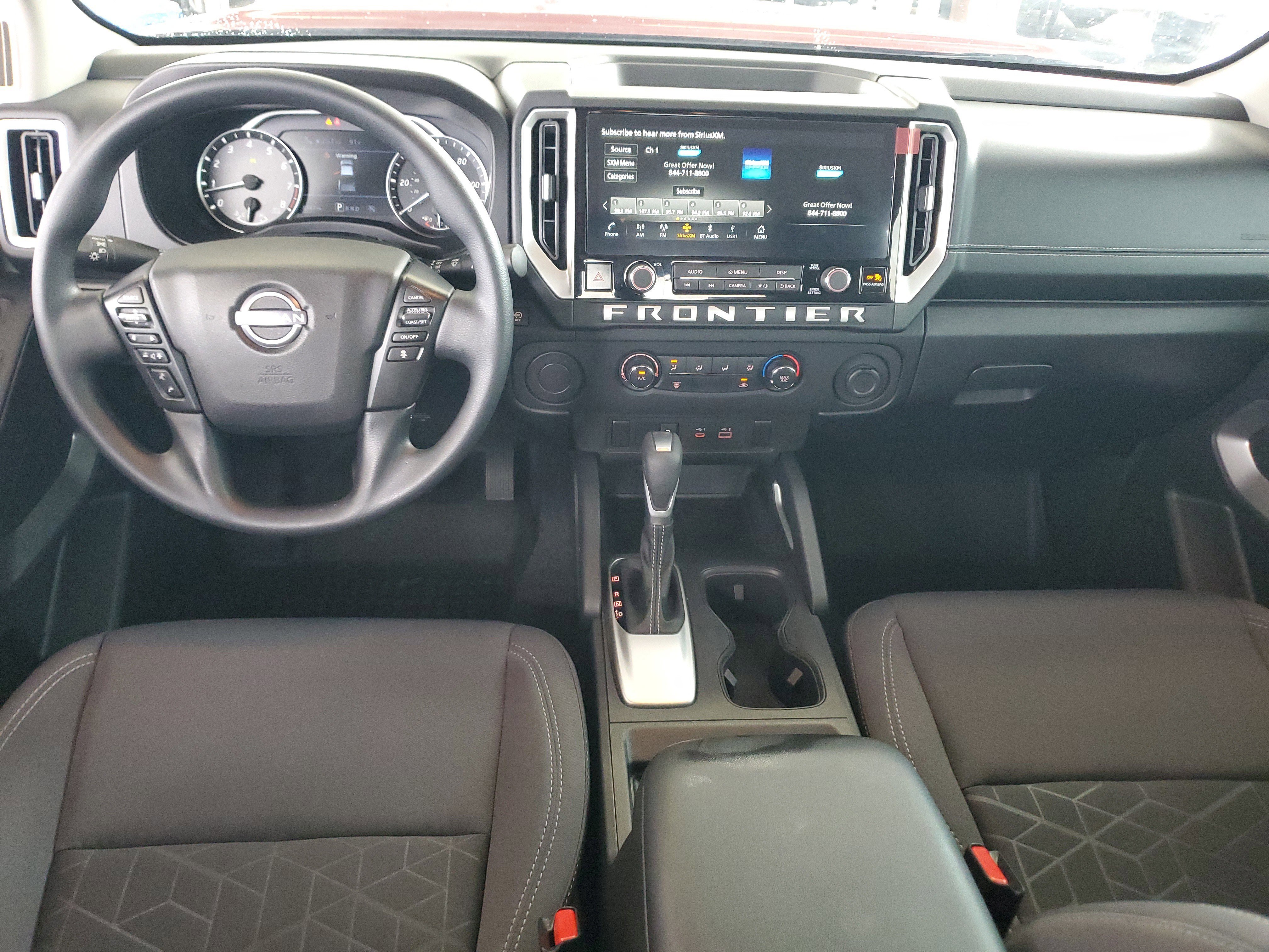 Used 2025 Nissan Frontier SV image 15