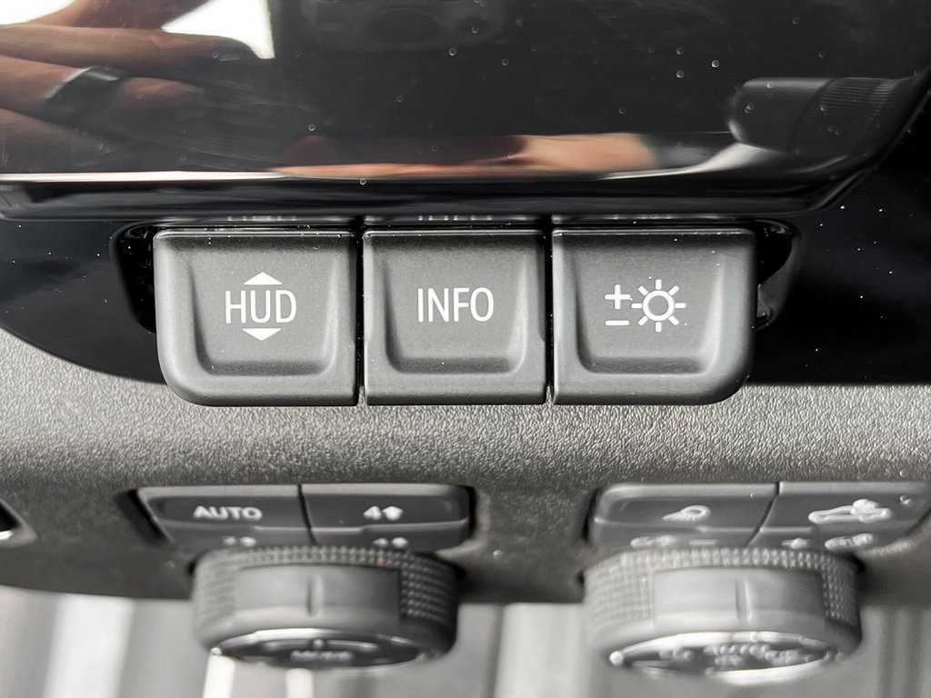 Used 2024 Chevrolet Silverado 2500 ZR2 w/ Technology Package image 9