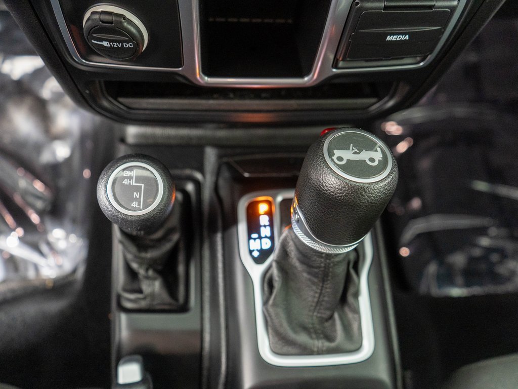 Used 2018 Jeep Wrangler Unlimited Sport image 19