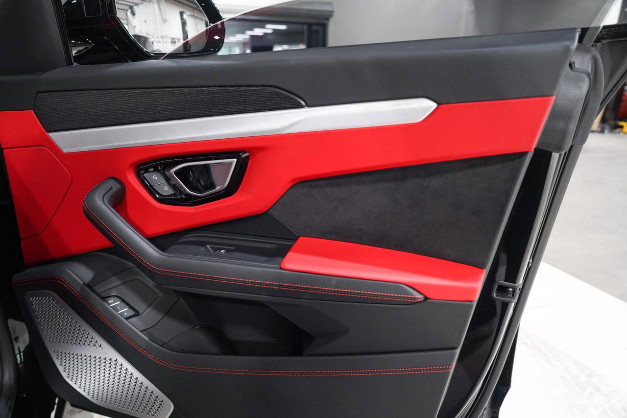 Used 2020 Lamborghini Urus AWD/4WD image 19