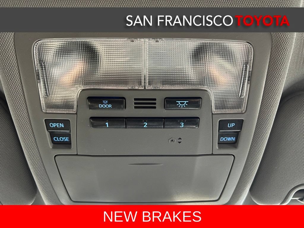 Used 2017 Toyota Highlander Limited AWD/4WD image 31