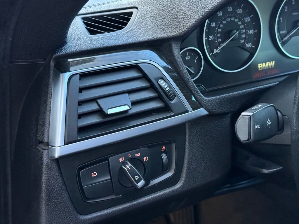 Used 2018 BMW 330i Gran Turismo xDrive image 19