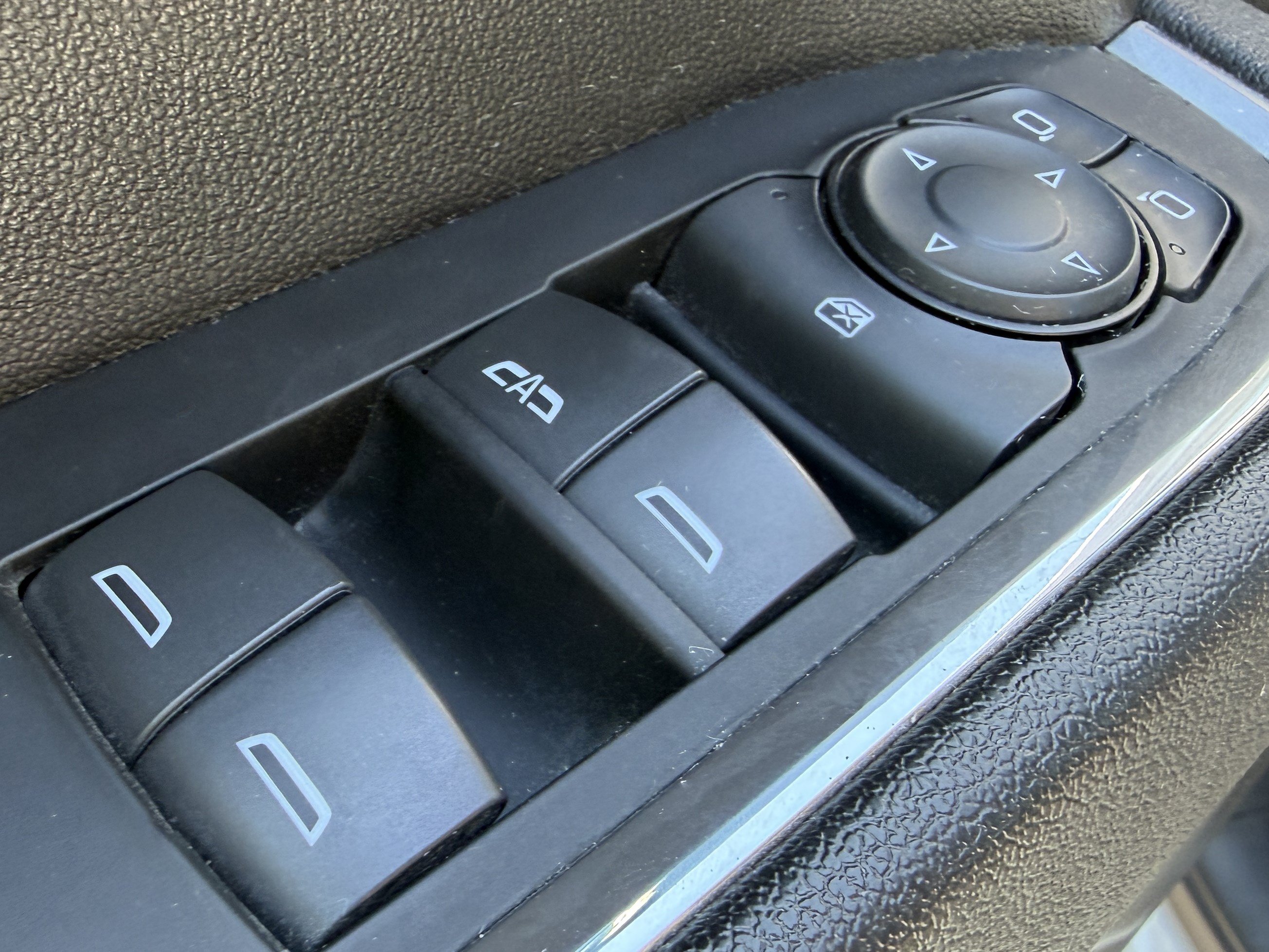 Used 2023 Chevrolet Silverado 1500 LT AWD/4WD image 45