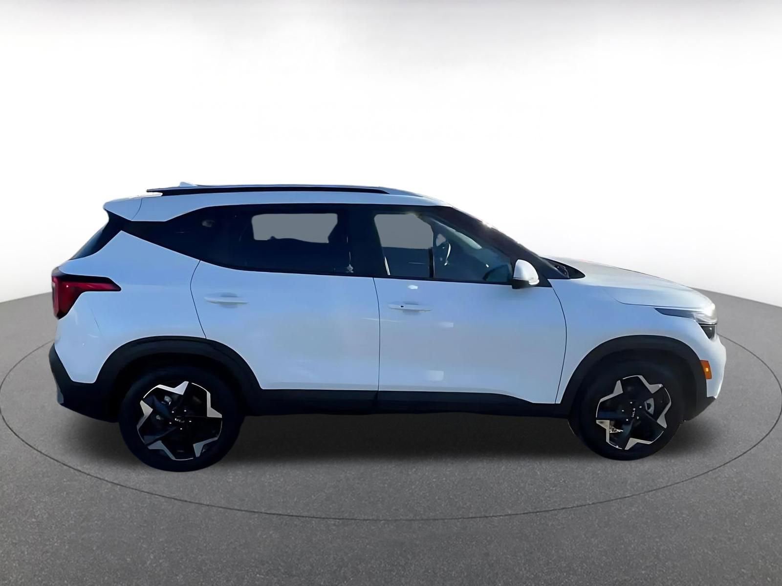 Used 2025 Kia Seltos S FWD image 16