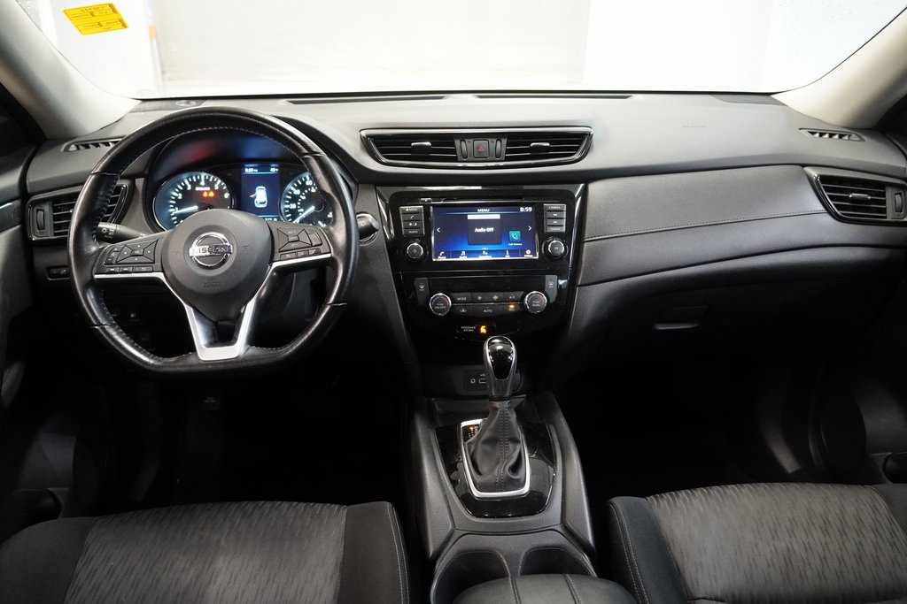 Used 2020 Nissan Rogue SV image 10