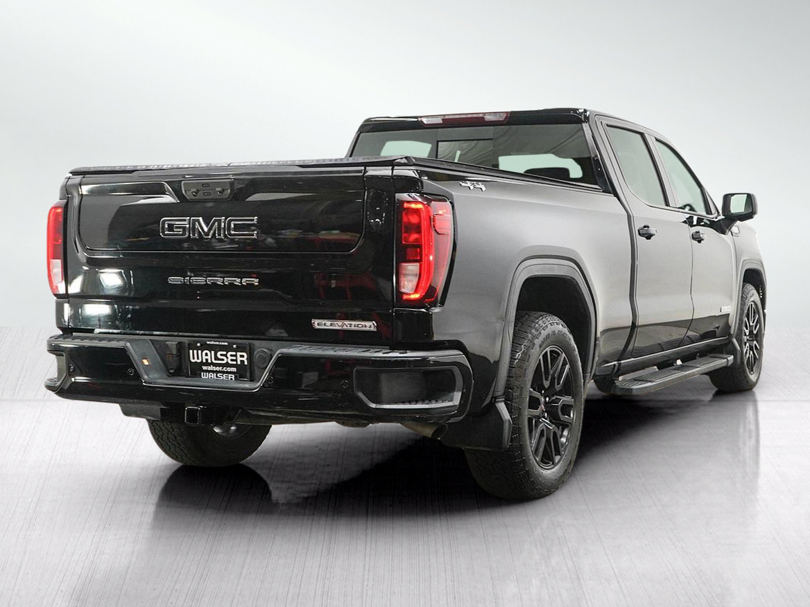 Used 2024 GMC Sierra 1500 Elevation w/ Elevation Premium Package AWD/4WD image 5