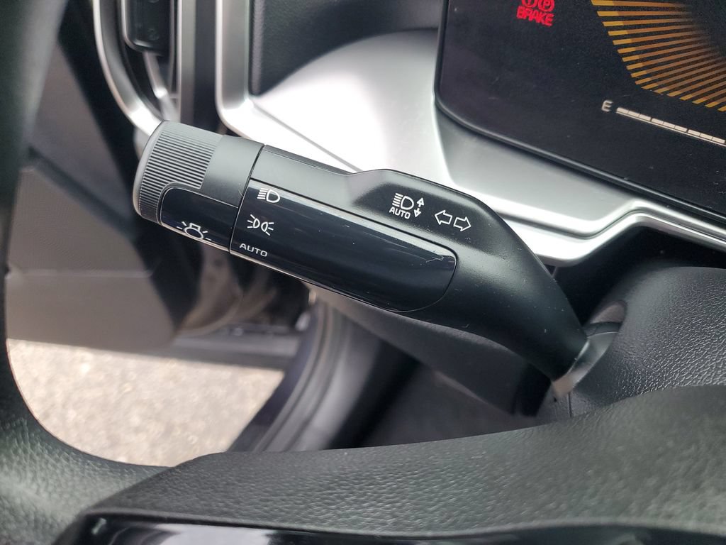 Certified 2025 Kia Sorento LX FWD image 15