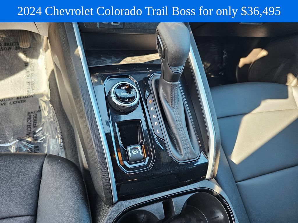 Used 2024 Chevrolet Colorado Trail Boss w/ Advanced Trailering Package AWD/4WD image 27