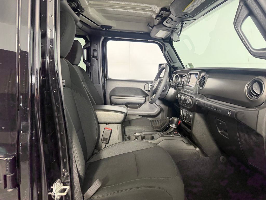 Used 2023 Jeep Wrangler Unlimited AWD/4WD image 27