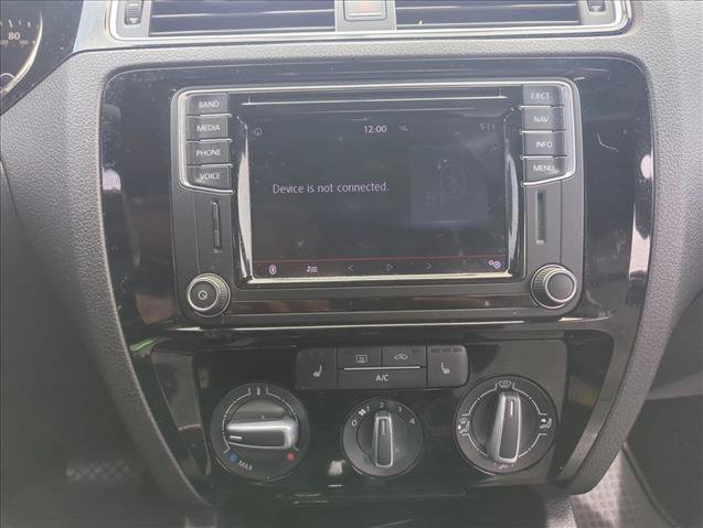 Used 2016 Volkswagen Jetta Sport image 16