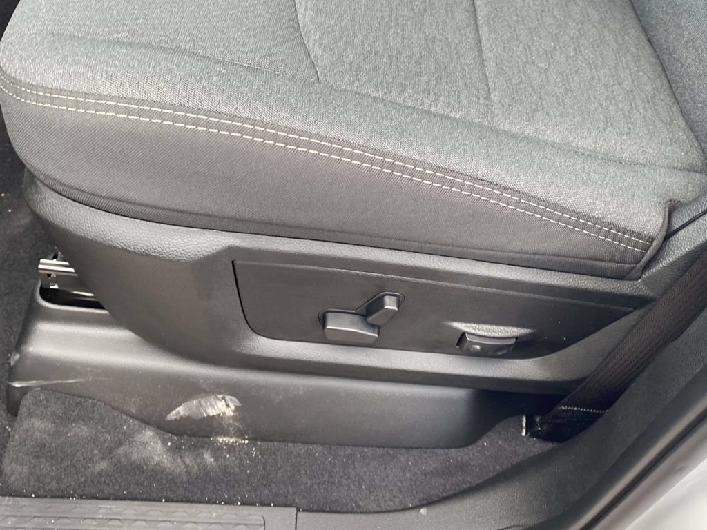 New 2026 RAM 3500 Big Horn AWD/4WD image 45