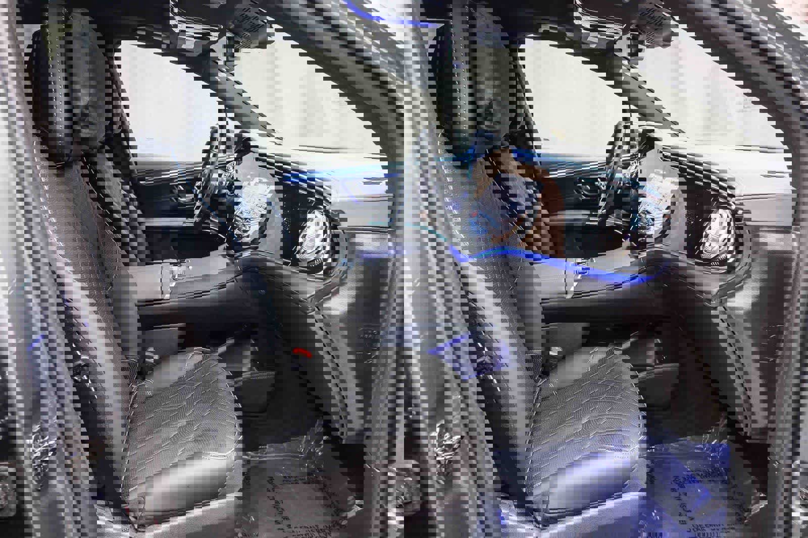 Used 2025 Mercedes-Benz EQS 580 4MATIC SUV image 14