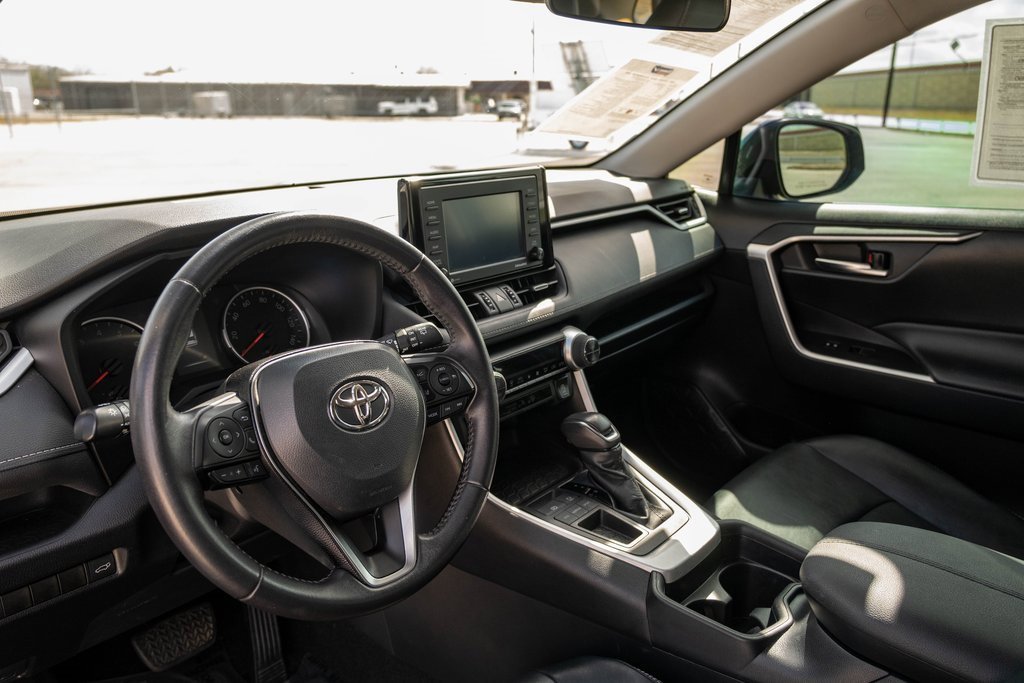 Used 2021 Toyota RAV4 XLE Premium image 13
