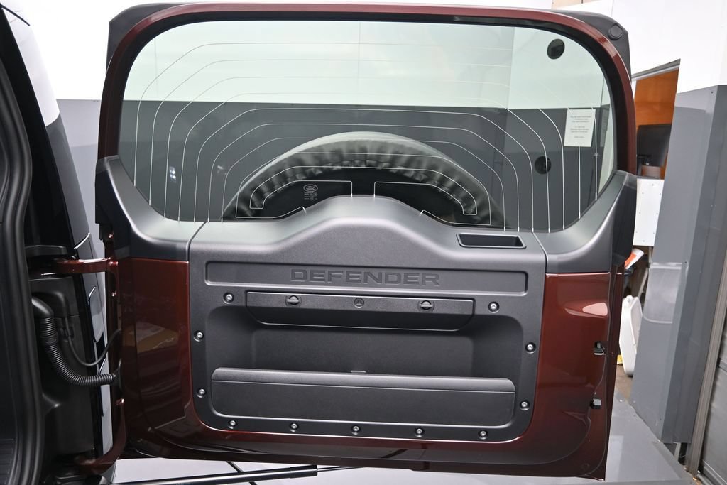 New 2026 Land Rover Defender 90 X-Dynamic SE AWD/4WD image 14
