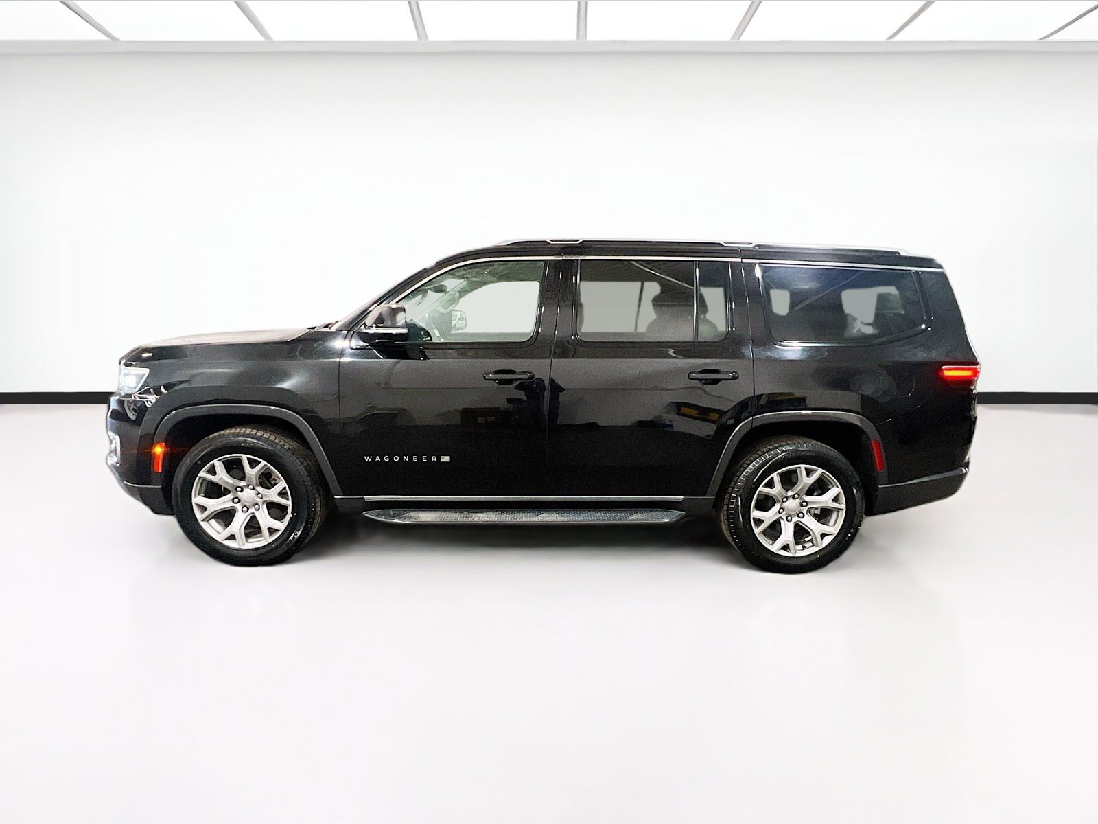Used 2022 Jeep Wagoneer Series II RWD image 24