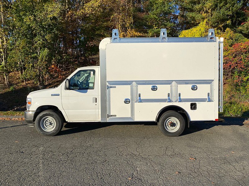 New 2026 Ford E-350 and Econoline 350 Super Duty w/ Power Equipment Group RWD image 5