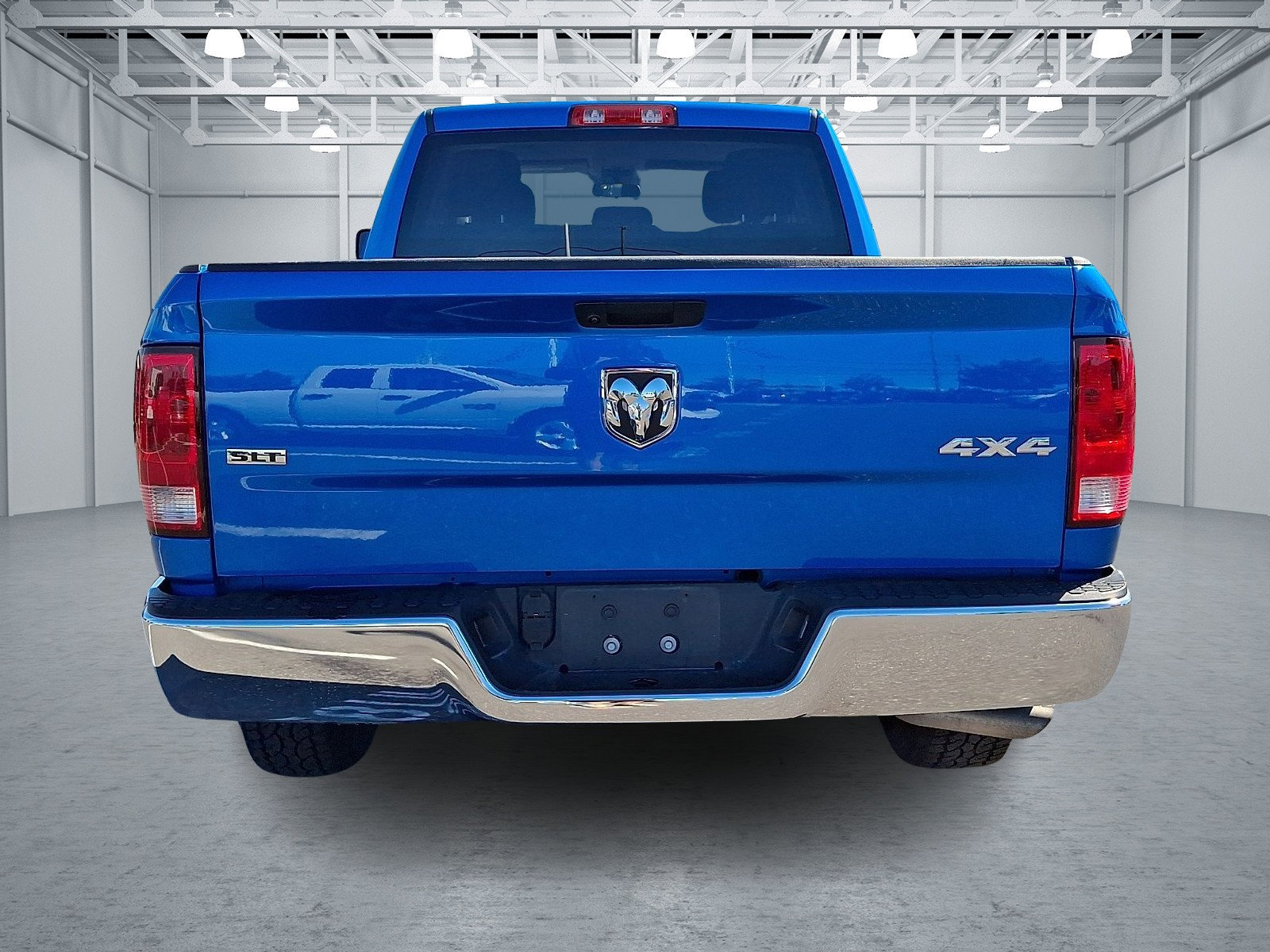 Used 2024 RAM 1500 Classic SLT AWD/4WD image 5