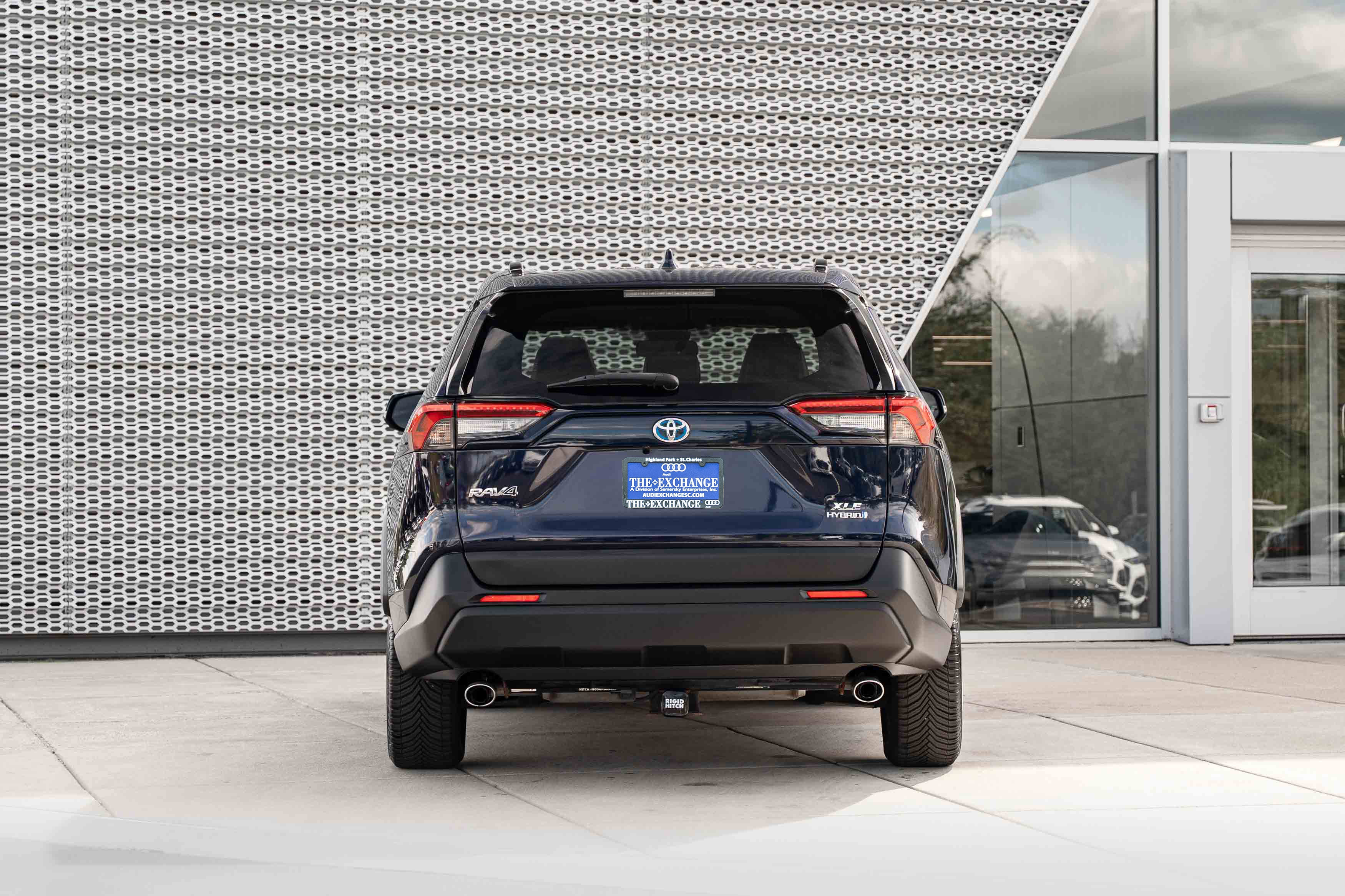 Used 2022 Toyota RAV4 XLE Premium AWD/4WD image 24
