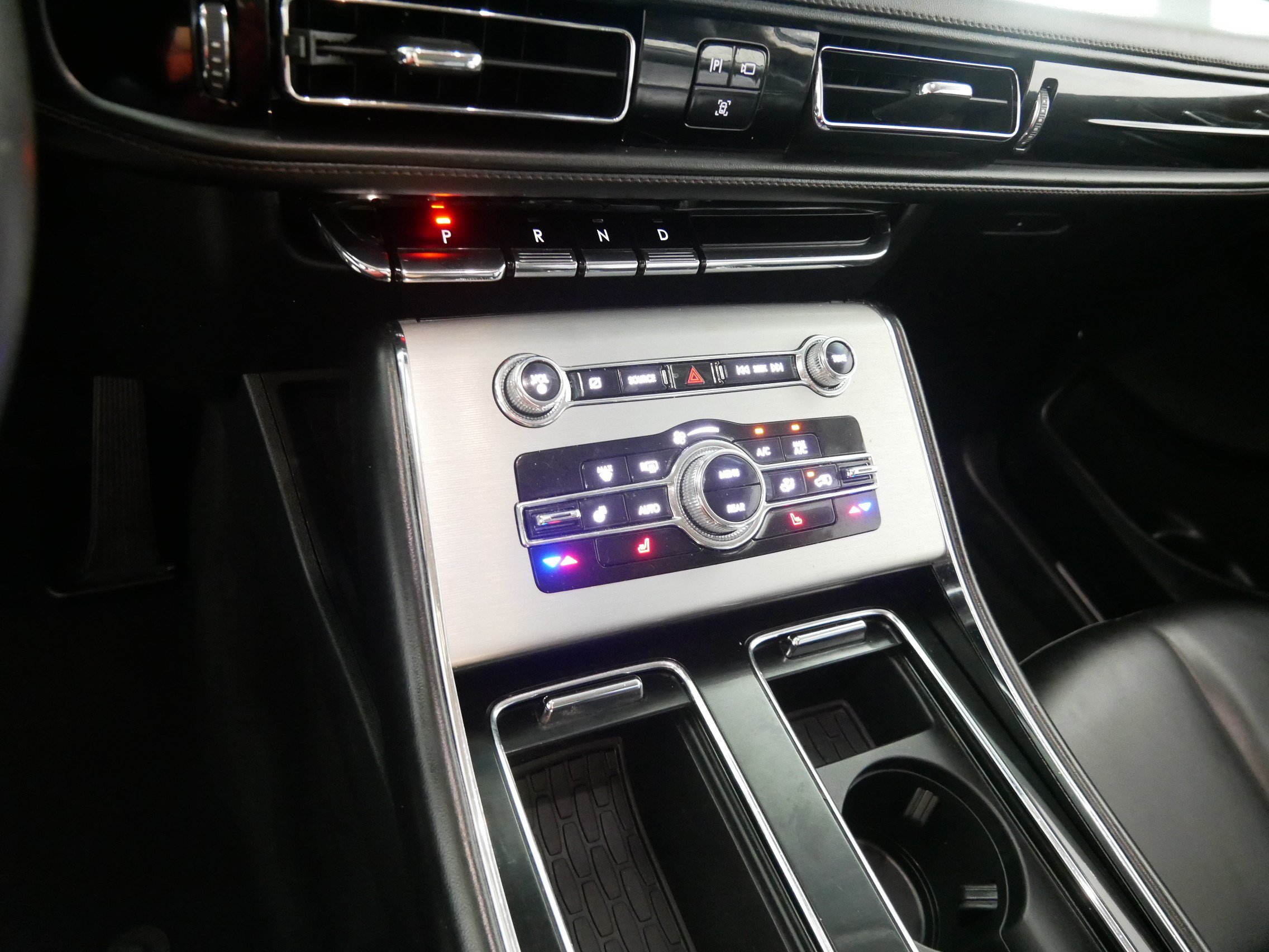 Used 2023 Lincoln Aviator AWD image 24
