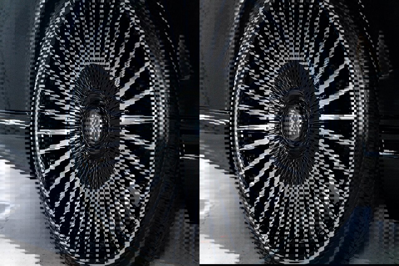 Used 2015 Rolls-Royce Phantom Drophead Coupe image 10