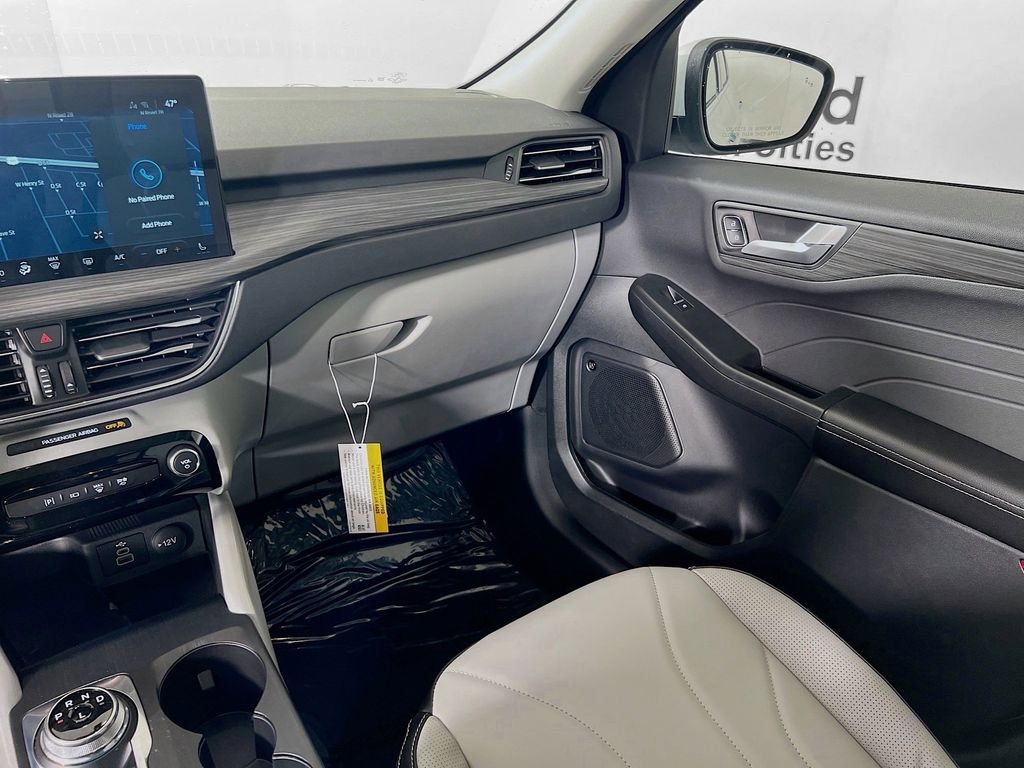 New 2025 Ford Escape SE w/ PHEV Premium Package FWD image 28