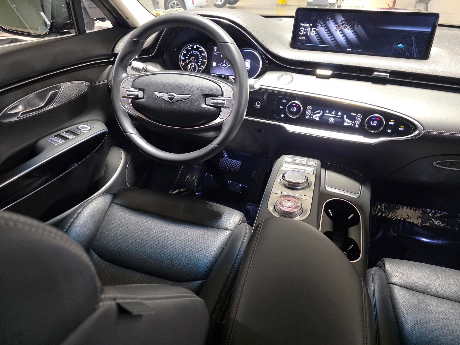 Used 2025 Genesis GV70 2.5T image 19