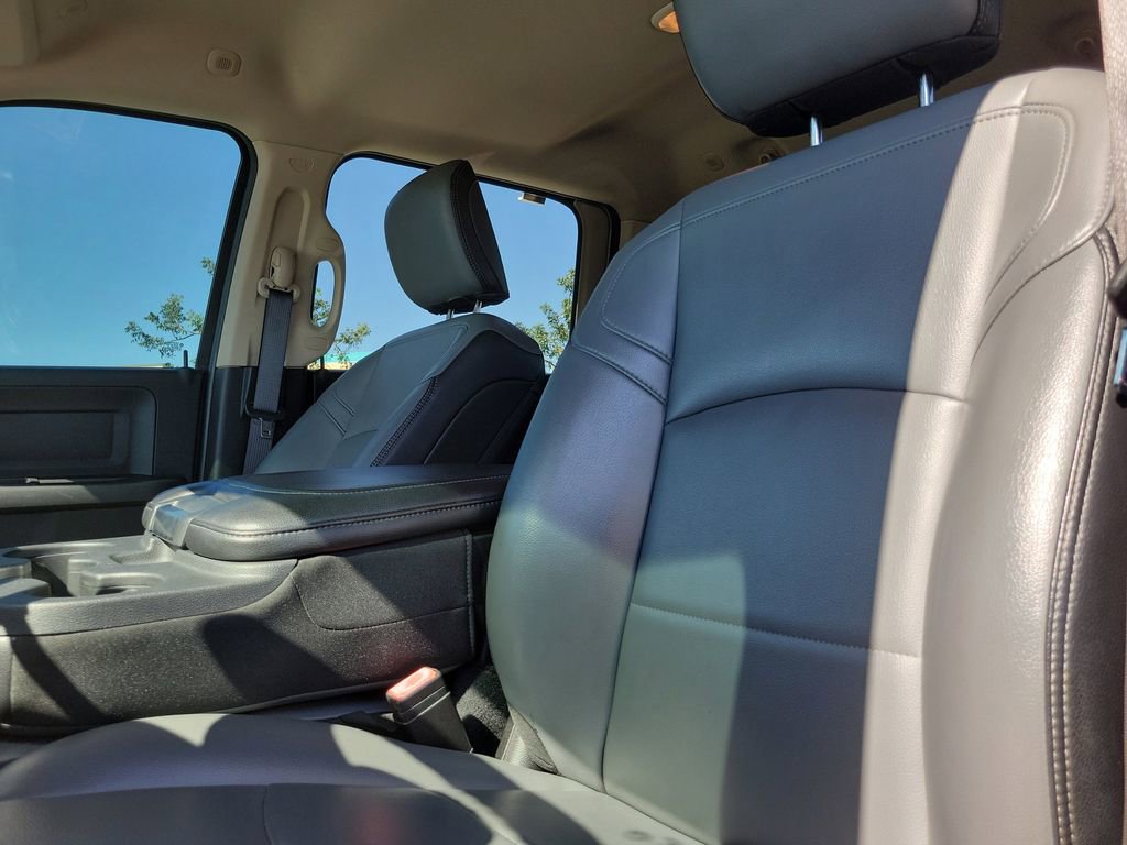 Used 2020 RAM 3500 Tradesman w/ Chrome Appearance Group image 21