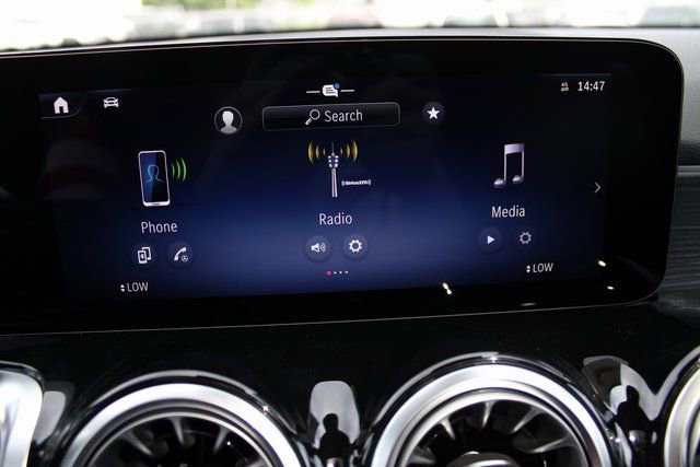 New 2025 Mercedes-Benz GLB 250 4MATIC image 26