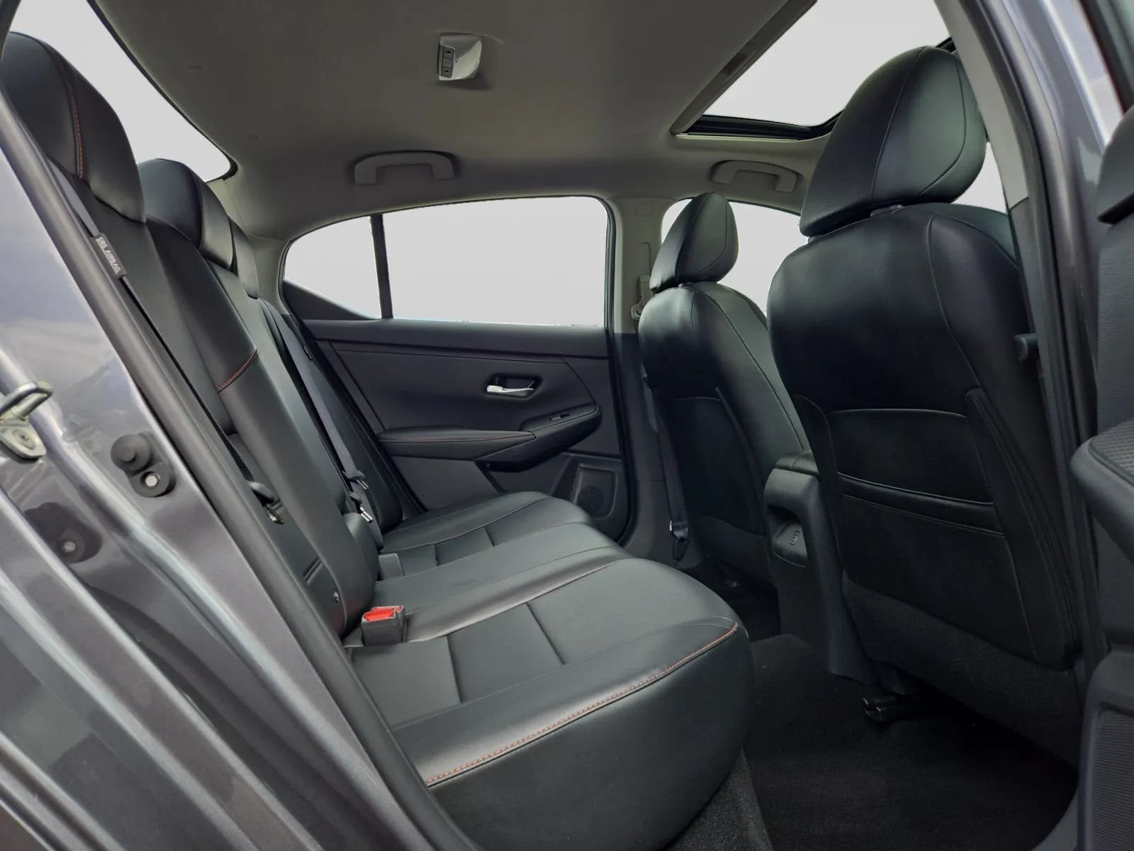 Used 2023 Nissan Sentra SR w/ SR Premium Package FWD image 31