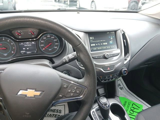 Used 2017 Chevrolet Cruze LT w/ Convenience Package image 24