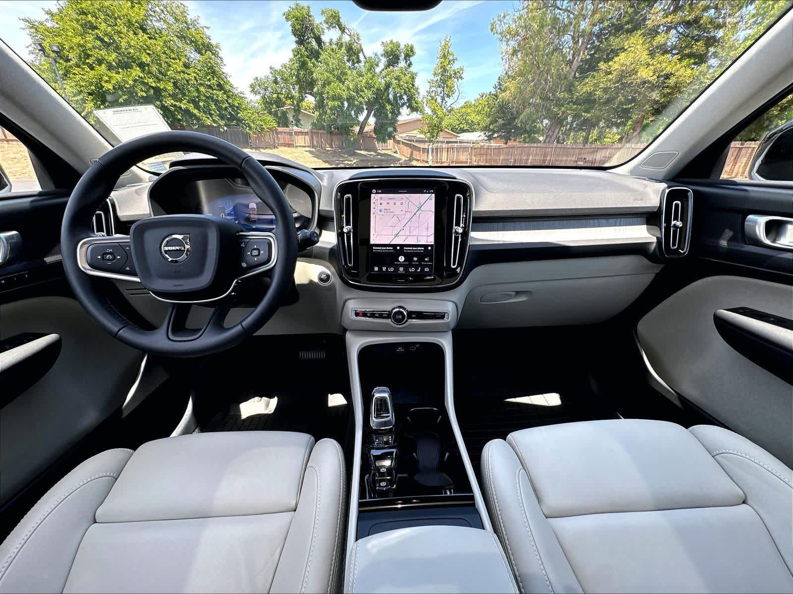 Used 2026 Volvo XC40 B5 Plus w/ Protection Package Premier AWD/4WD image 18