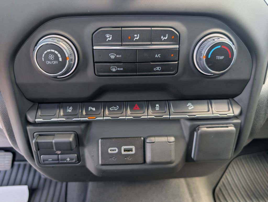 Used 2025 Chevrolet Silverado 2500 Custom w/ Custom Value Package image 18