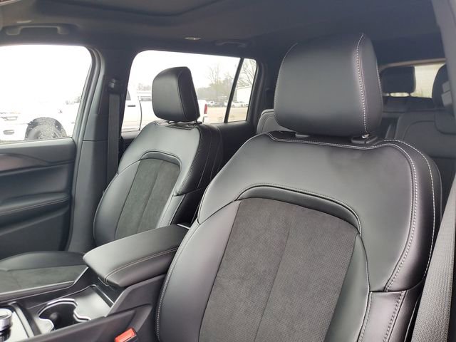 New 2025 Jeep Grand Cherokee L Altitude RWD image 14
