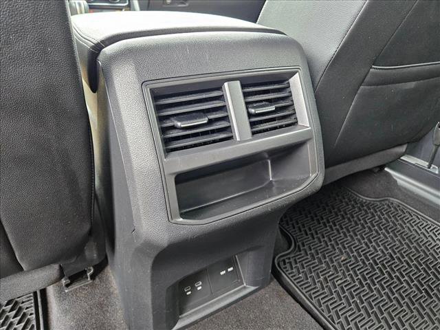Used 2022 Volkswagen Atlas Cross Sport SE w/ Panoramic Sunroof Package FWD image 13