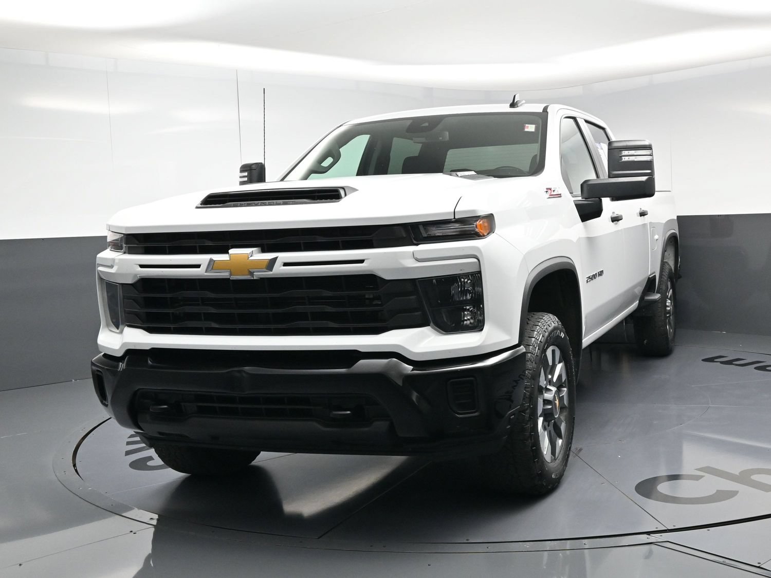 Used 2024 Chevrolet Silverado 2500 Custom w/ Custom Value Package AWD/4WD image 11