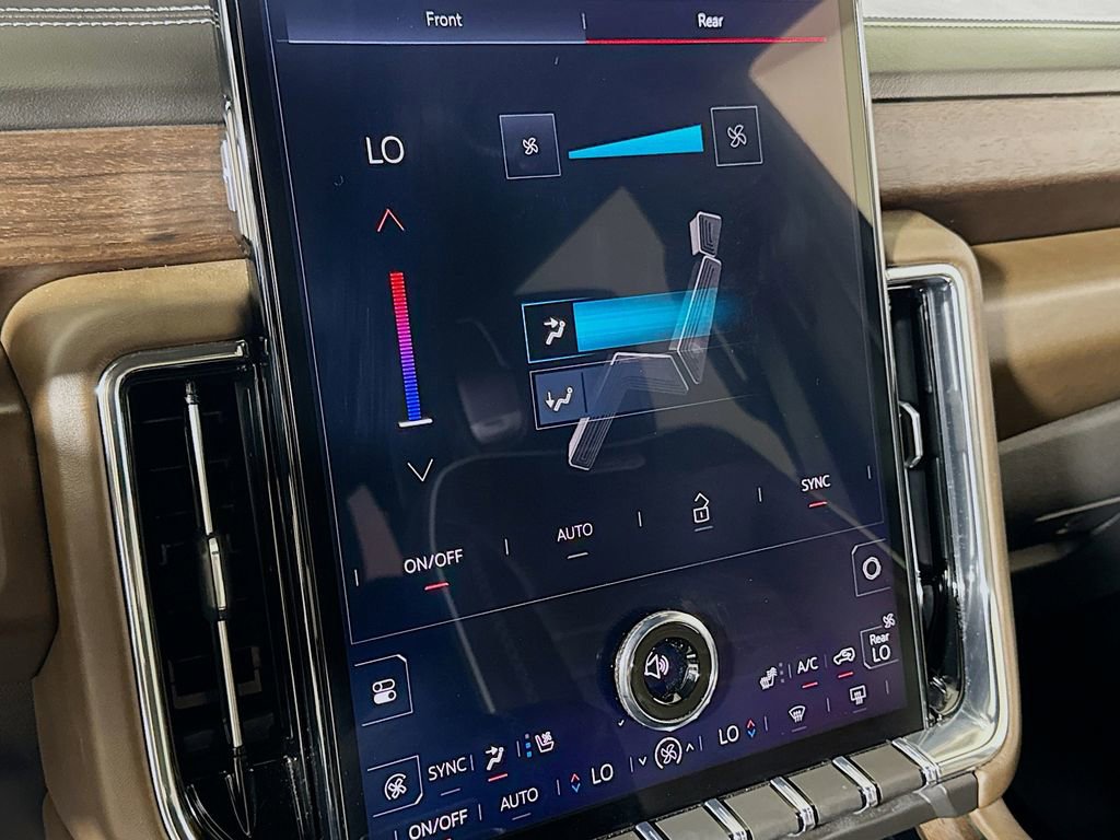 Certified 2025 GMC Yukon Denali Ultimate image 14