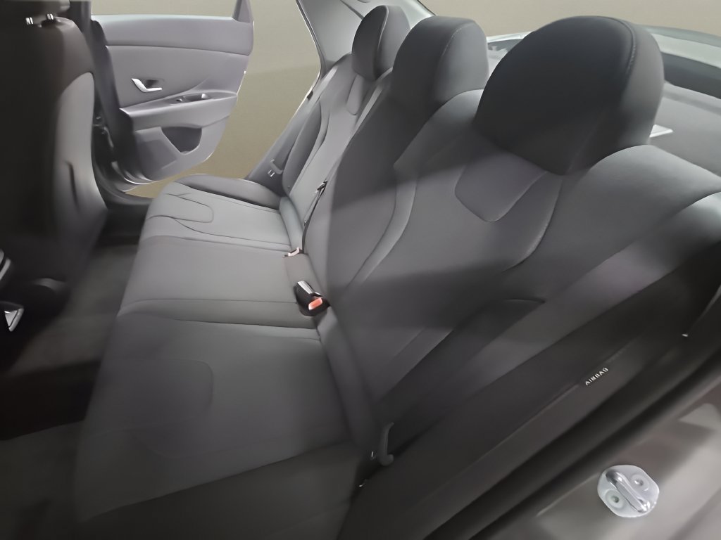 New 2026 Hyundai Elantra SE FWD image 17