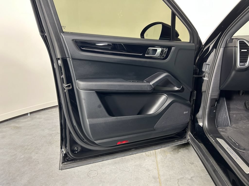 Certified 2020 Porsche Cayenne AWD/4WD image 14