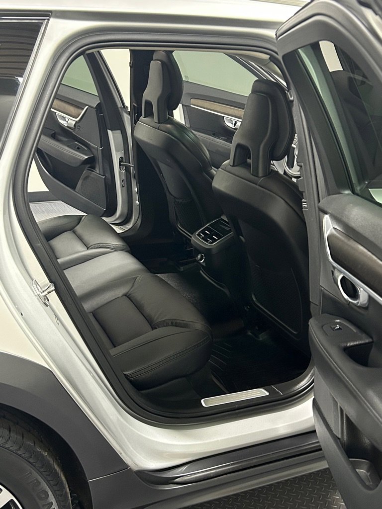 Used 2018 Volvo V90 T5 Cross Country w/ Convenience Package image 11