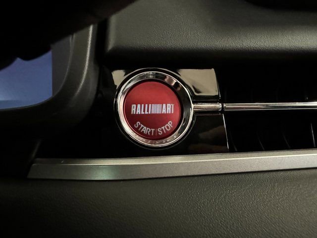 Used 2024 Mitsubishi Outlander Ralliart image 11