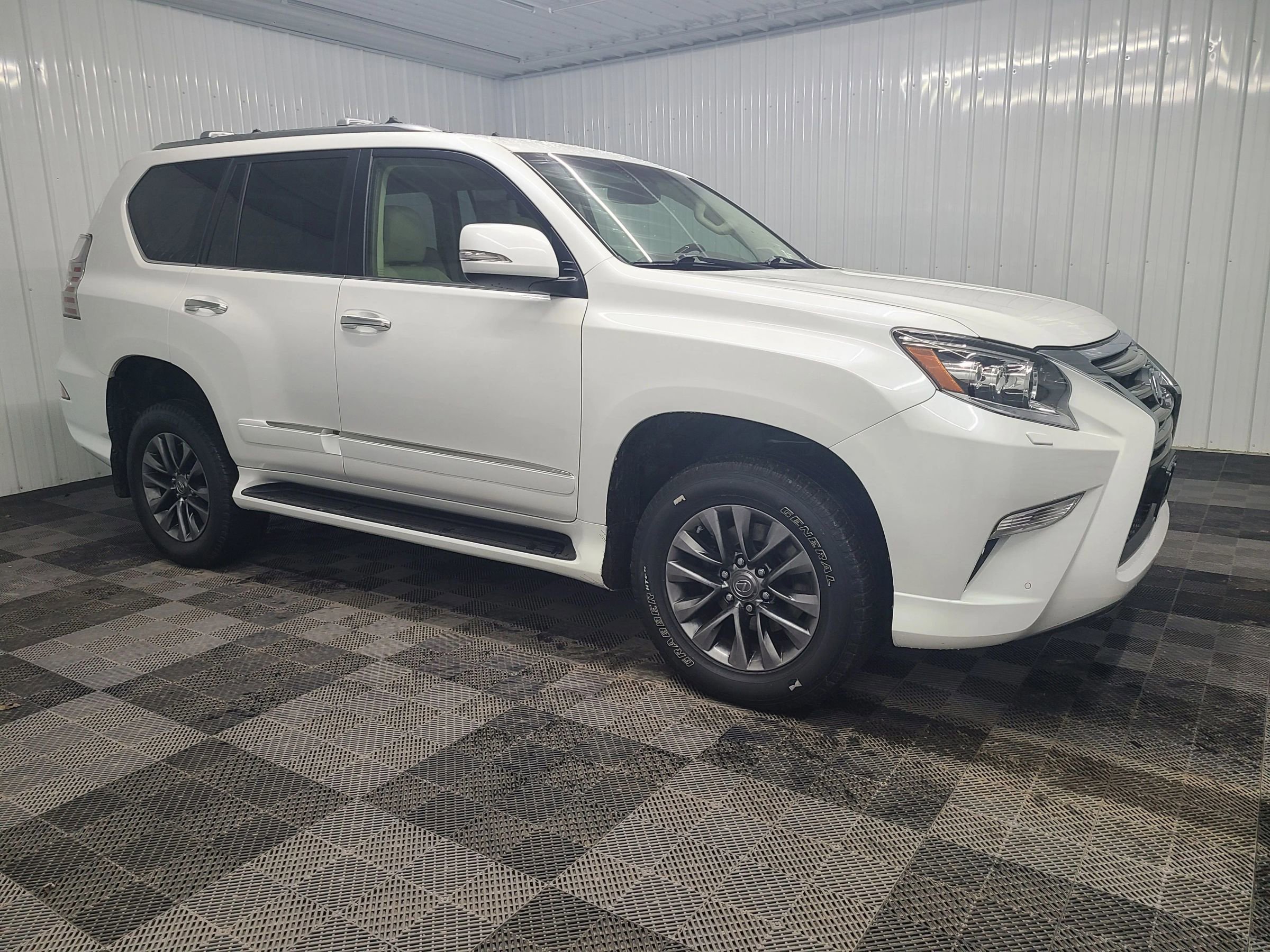 Used 2014 Lexus GX 460 Luxury image 1