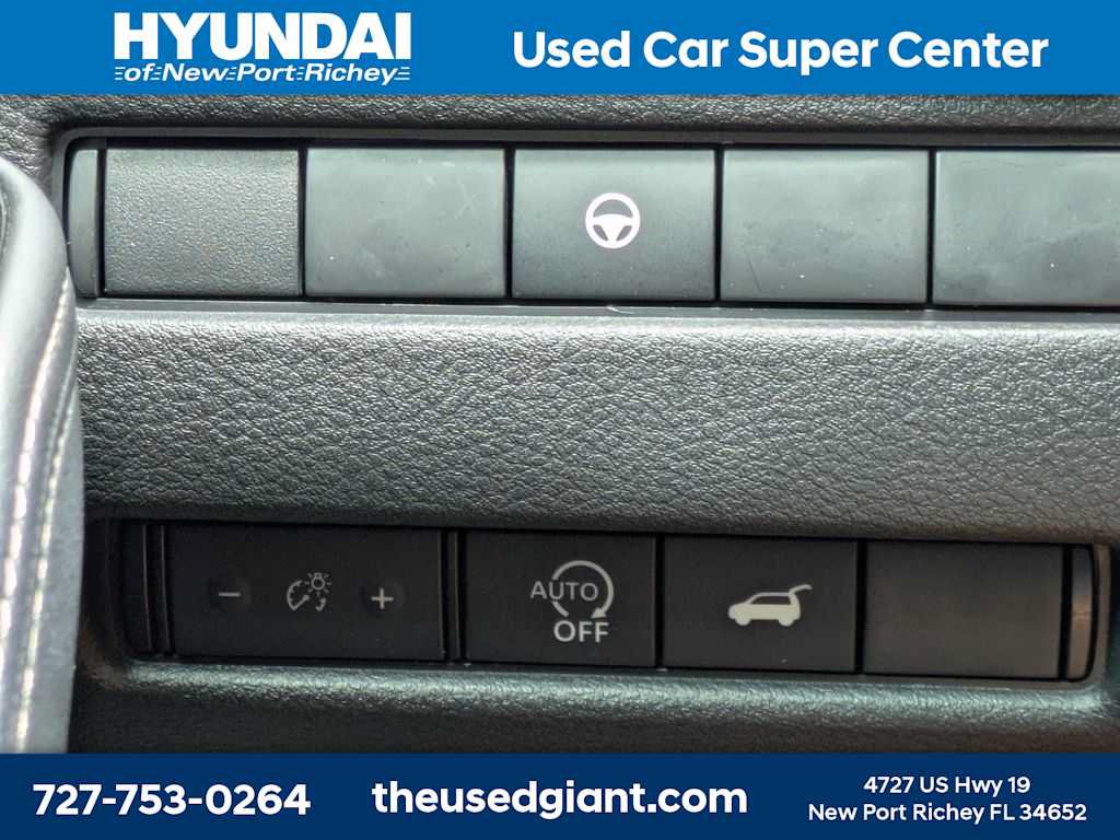 Used 2024 Nissan Rogue SV w/ SV Premium Package AWD/4WD image 32