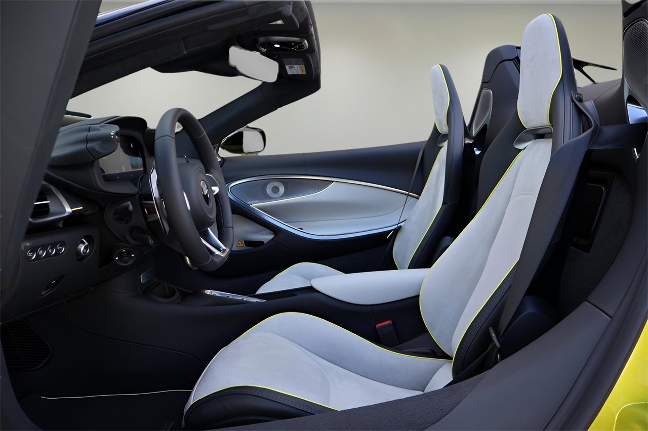 New 2025 McLaren Artura Spider image 14